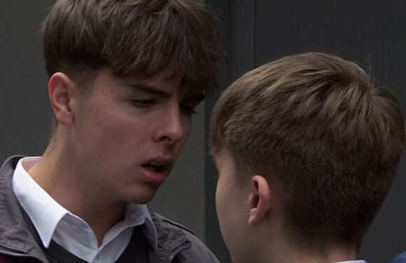 Corrie Mason star supported by famous father as he admits feeling guilty