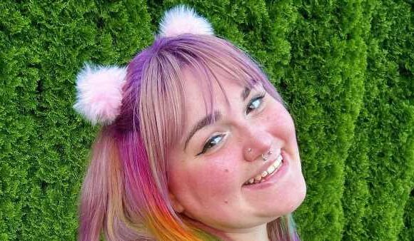 EXCLUSIVE: Plus-size woman becomes an online star