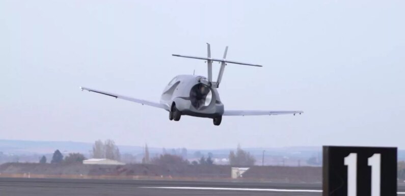 Flying sports car turns into plane in three minutes – but it doesn’t come cheap