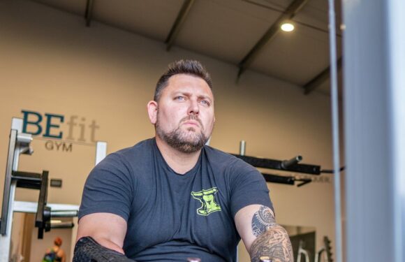 Former blacksmith fitted with ‘bionic’ arm now training to set world record