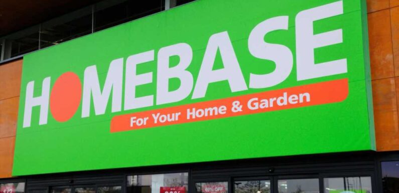 Homebase Rushing Homebase shoppers rush to buy giant 8ft inflatable snowman that’s an ...