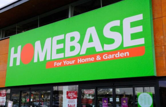 Homebase shoppers rush to buy giant 8ft inflatable snowman that’s an ‘absolute steal’ | The Sun
