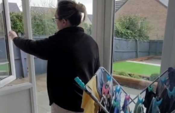 I can’t afford a tumble dryer so have a easy 4-step method to getting my clothes dry – it even works on jeans & jumpers | The Sun