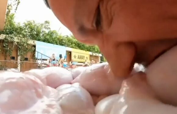 I'm A Celeb's Frankie Dettori and Tony Bellew get stuck into trial