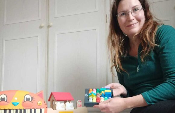 I'm so tight I'm buying the kids 'tat' for Xmas – I don't care if I'm trolled, it means I can go on a hot tub holiday | The Sun