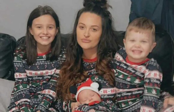 I'm spending benefits cash on £10k worth of Christmas gifts for my kids – my daughter, 11, wants a £1.2k gold bracelet | The Sun