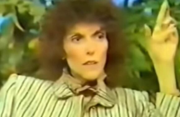 Karen Carpenter's anorexia downward spiral explored in new biography