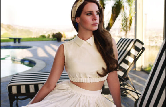 Lana Del Rey Reveals She Was 'All Over' Original Version Of Taylor Swift's 'Snow On The Beach'