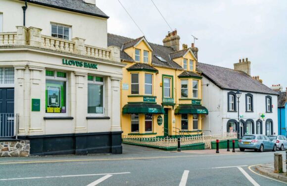 Locals devastated as last bank in Britain's smallest city SHUTS – as they are given bizarre alternative | The Sun