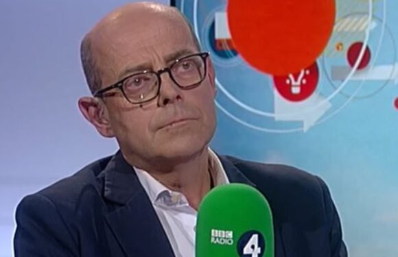 Nick Robinson's flippant 'apology' in row over gold wallpaper