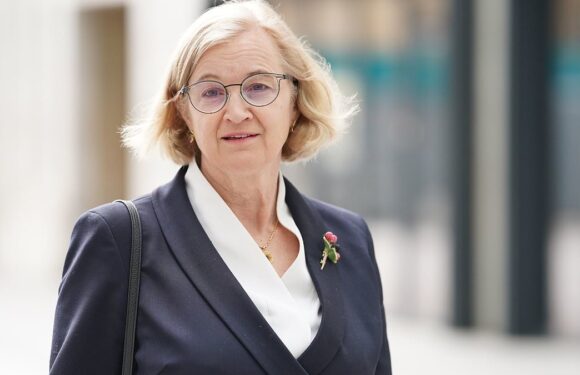 Ofsted warns 'social contract' between parents and teachers has broken