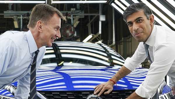 Rishi Sunak hails Nissan's £1bn investment at Sunderland factory