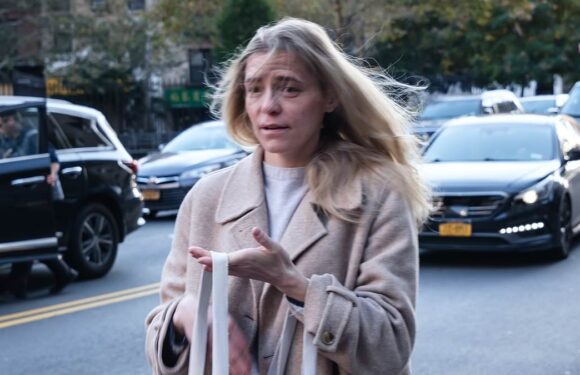 Robert De Niro ex assistant breaks down recalling 'creepy' moment