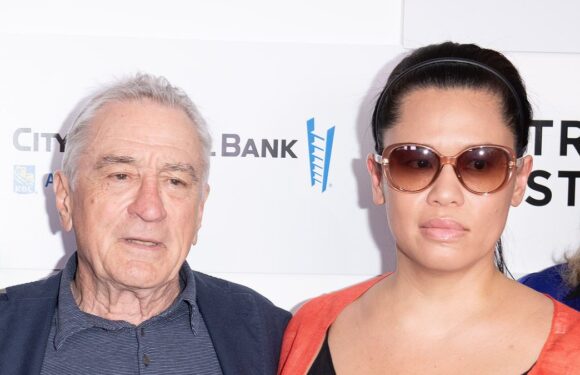 Robert De Niro's girlfriend slams his old assistant in fiery testimony