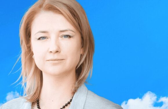 Russian mother-of-three ‘plotting Putin’s downfall’ as she stands in election