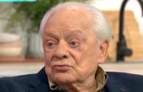 Sir David Jason shares health update after hip operation