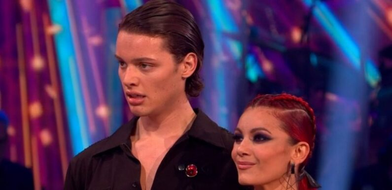 Strictly fans fuming with judges over Bobby criticism as they remind them of Dianne 15 year age gap