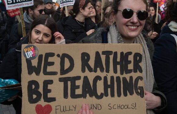 Striking teachers face being forced to keep schools open