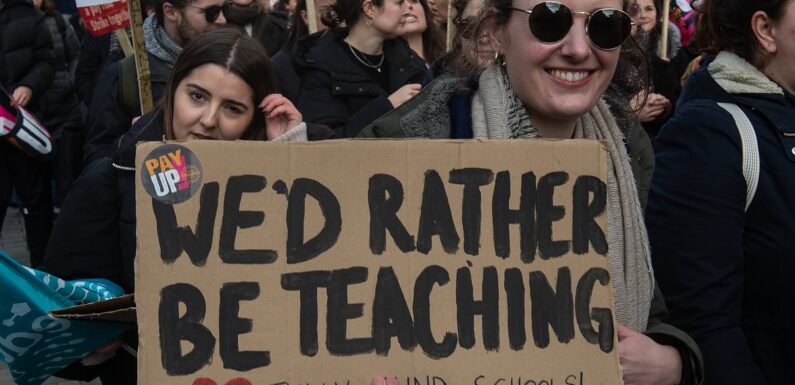 Striking teachers face being forced to keep schools open