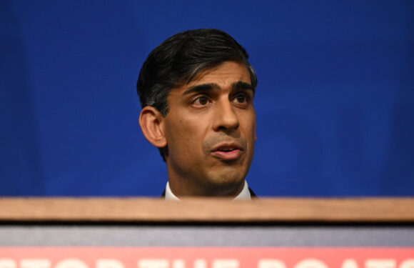 Sunak will use emergency law to start migrant flights to Rwanda