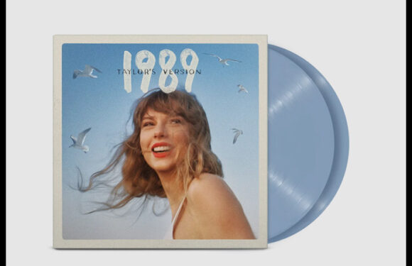 Taylor Swift's '1989 (Taylor's Version)' Remains Atop Billboard 200 For Second Week