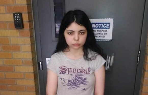 Teen runaway Alicia Navarro reunited with mom after 4 years