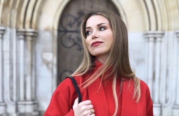 The fabulous autumn coat that will balance out fuller busts and larger tummies