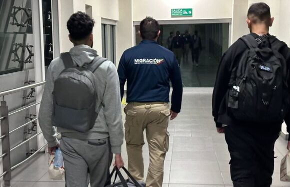 Two Brits deported from Colombia after joke about a BOMB in luggage