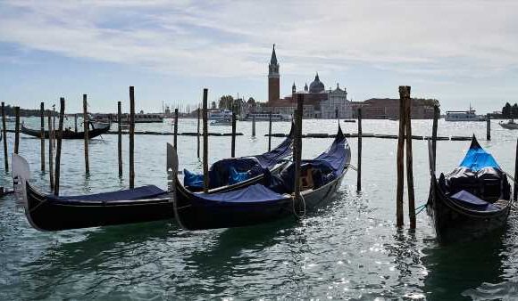 Venice to charge tourists €5 entry fee to reduce overcrowding