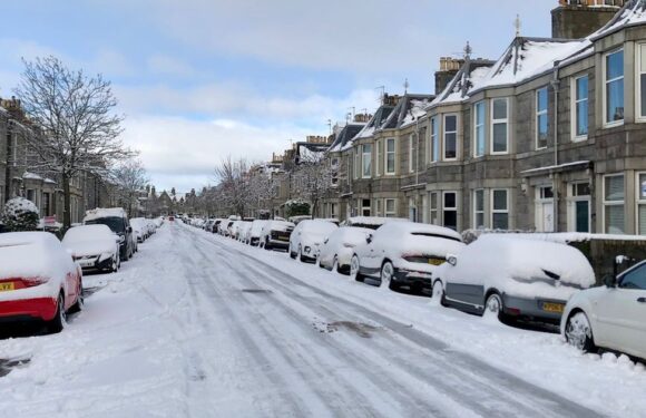 Weather expert gives verdict on UK snow this weekend in ‘first winter blast’