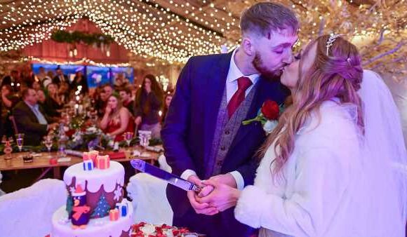 Woman, 23, with stage 4 cancer gifted Christmas-themed wedding