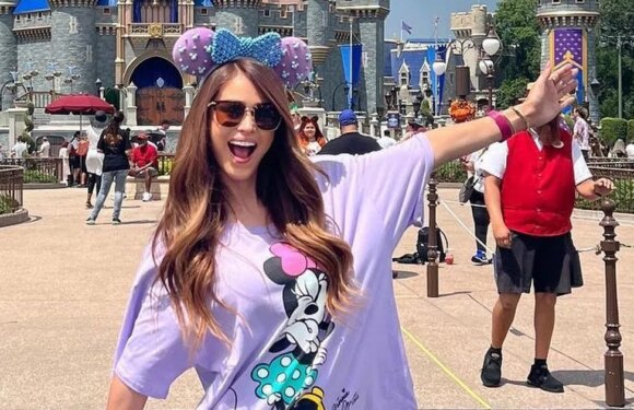 ‘World’s hottest weather girl’ rocks thong bikini as fans call her ‘future wife’