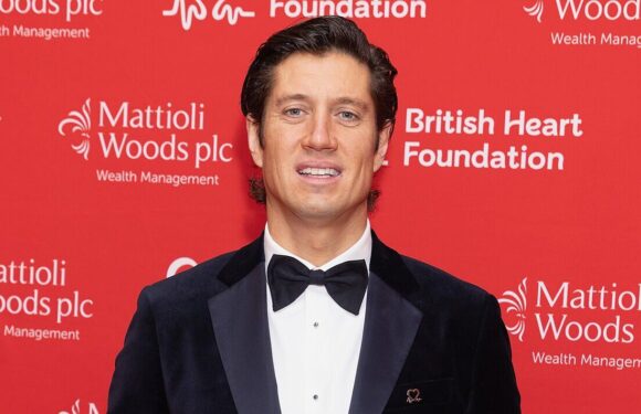 BBC Radio 2 host Vernon Kay gives gruesome update on ultra marathon injury
