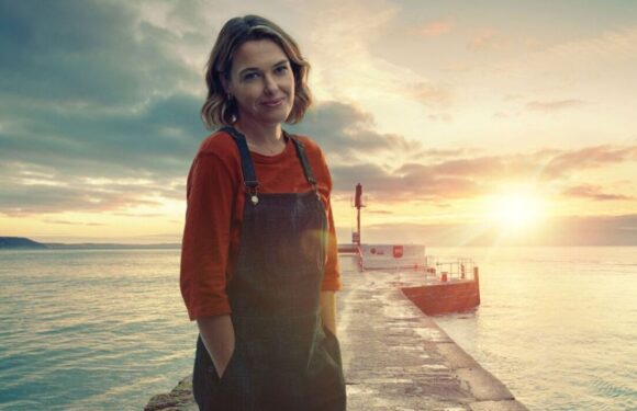 Beyond Paradise star Sally Bretton teases heartwarming Christmas special