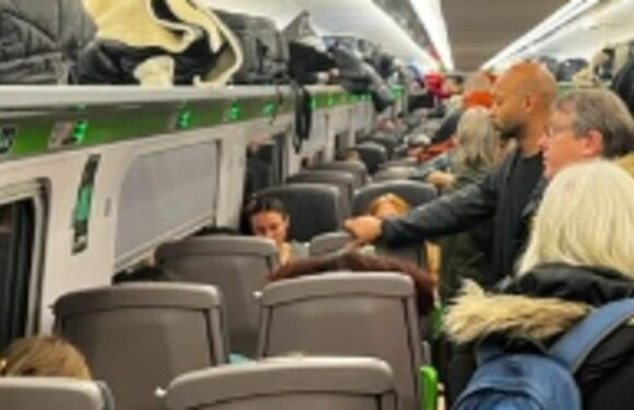 Delays for rail passengers on GWR, Heathrow Express and Elizabeth line