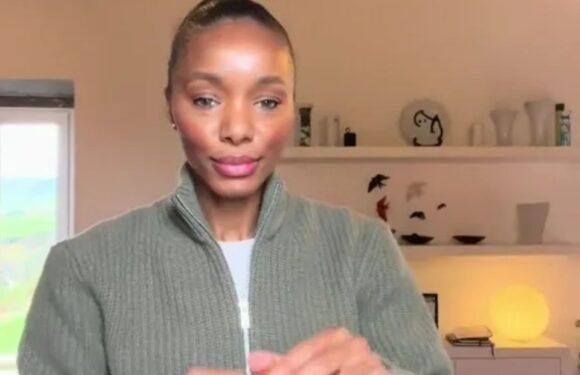 Fashion fan reveals 'genius' scarf hack to keep you warm, and it’s a game changer for when it’s freezing outside | The Sun