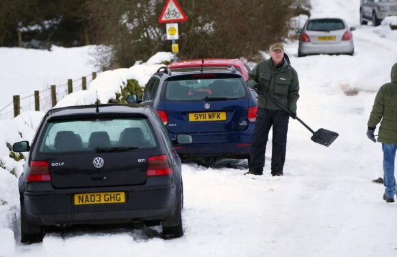 Frosty conditions kill two as UK battles ‘ice rink Monday’ caused by cold