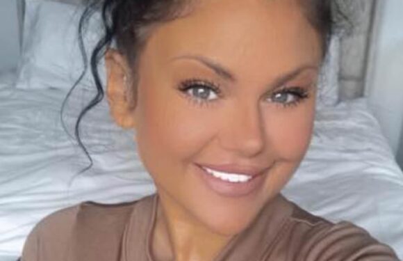 Hotel receptionist in custody row sends sex pics to ex's new lover