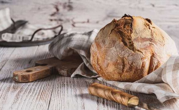 Ingenious storage method using vegetable helps bread ‘remain fresh’ for longer