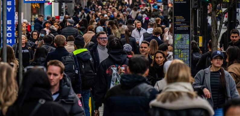London descends into 'absolute carnage' as tourists swamp the city