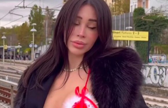 Model hailed ‘perfect gift’ as she dons skimpy festive lingerie to train station