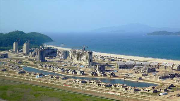 North Korean tyrant Kim Jong-Un building beach resort