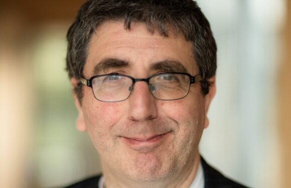 Oxford professor tells students to use AI to help them write essays