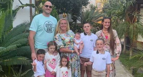 Paris and Tyson Fury take on terrifying challenge on luxury family holiday