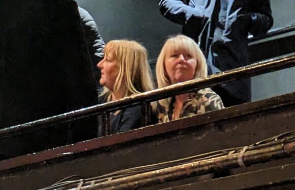 Rowdy female theatregoers at The Choir of Man hold up show for an hour