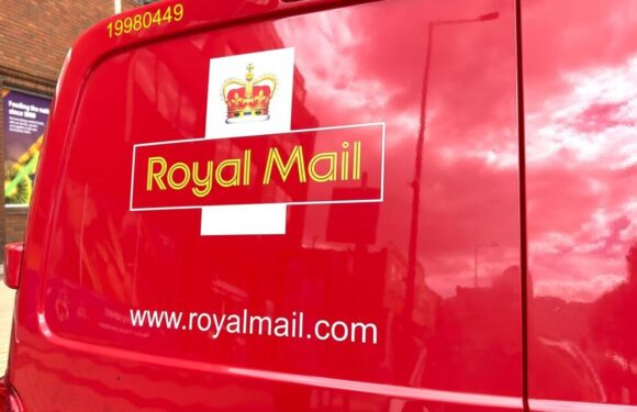 Royal Mail issues delay warning as Christmas posting deadlines approach