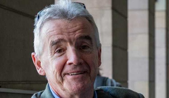 Ryanair boss Michael O'Leary is set to pocket €100m bonus