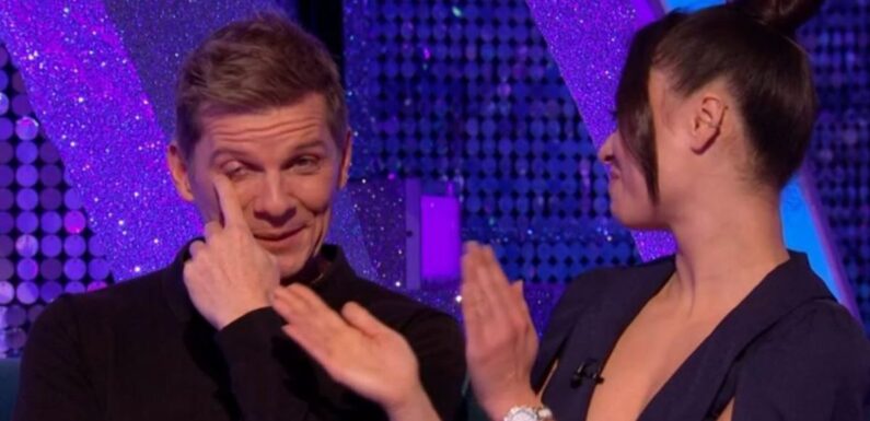 Strictlys Nigel Harman breaks down in tears days after withdrawing from show