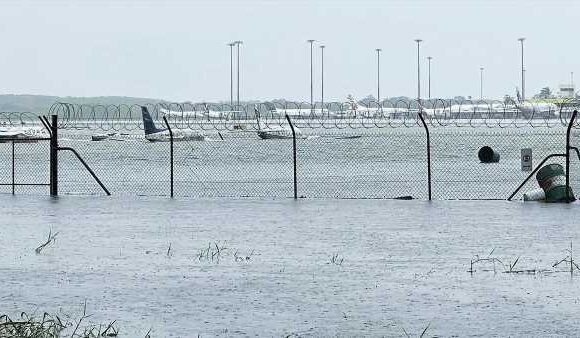 Travel chaos with major Qld airport forced to close due to flooding